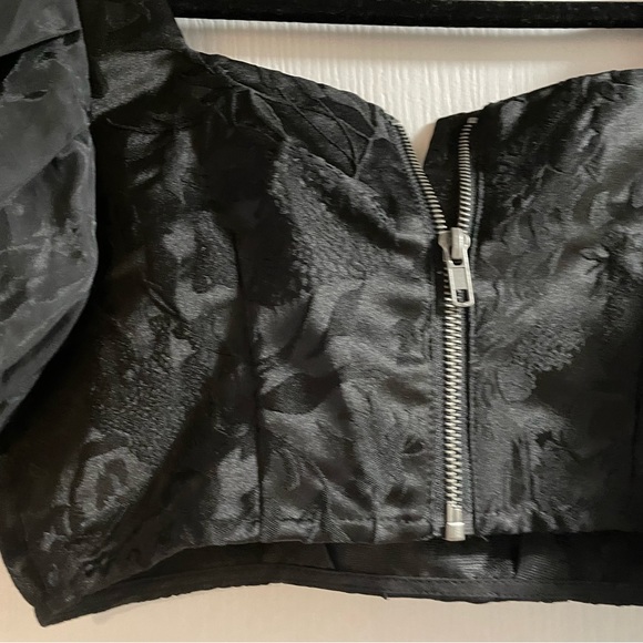 Future collective kahlana barfield black top crop - Picture 7 of 9